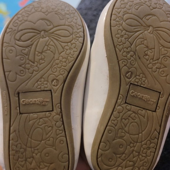 George size 4 toddler shoes - Picture 2 of 2